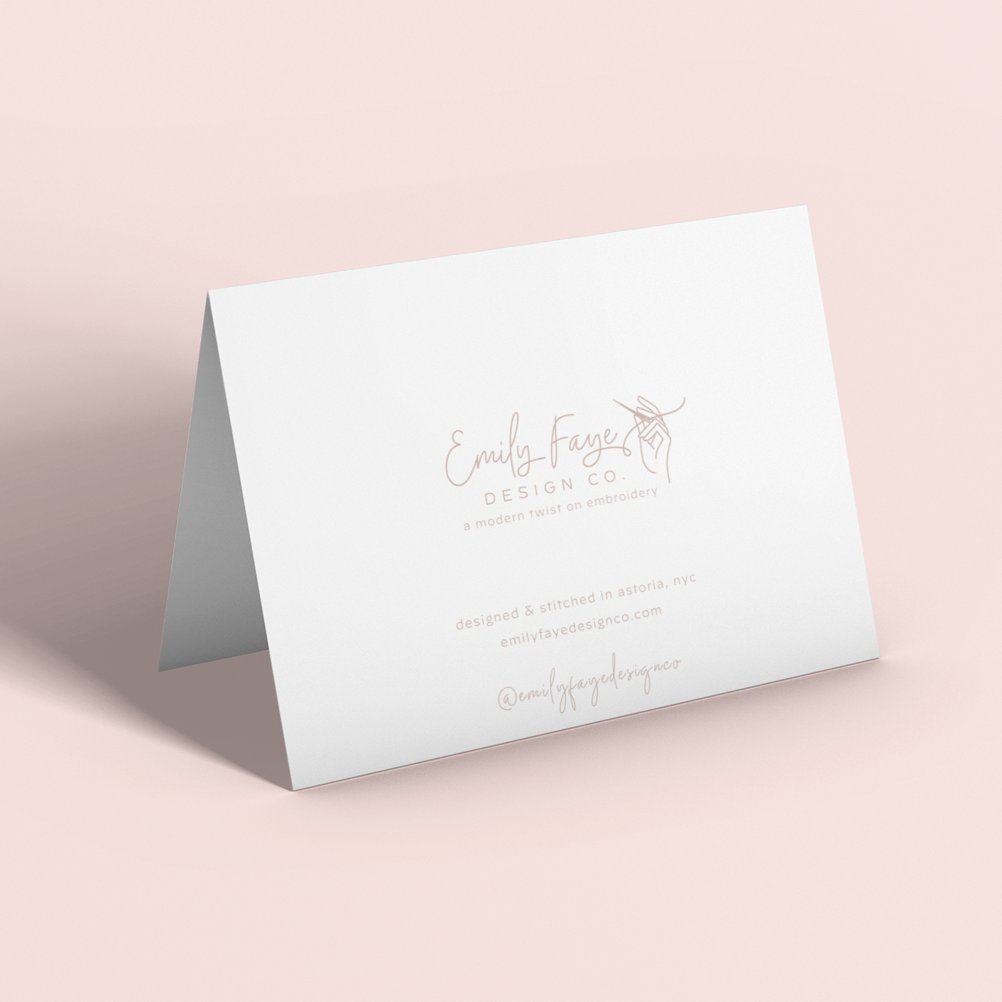 Iconic Mom | Printed Card